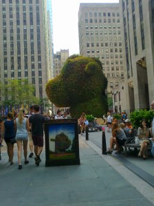 Jeff-Koons-Split-Rocker-1